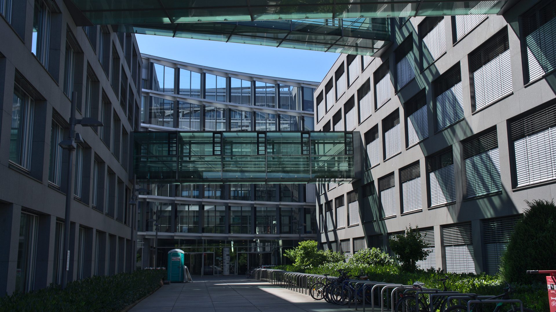 Modern office building, Theresienhöhe, München