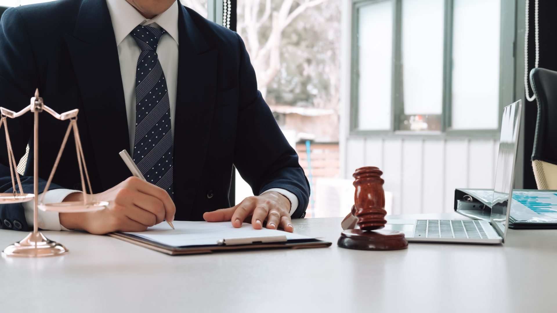Small Business Deduction Limit for Professional Corporation Lawyers
